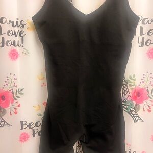 Pink Victoria’s Secret active wear- Black V-Neck Jumper